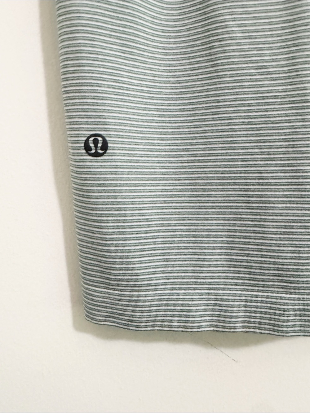 Lululemon Metal Vent Tech Short Sleeve 2.0 Spandex Stripe White Teal Small - Picture 10 of 15
